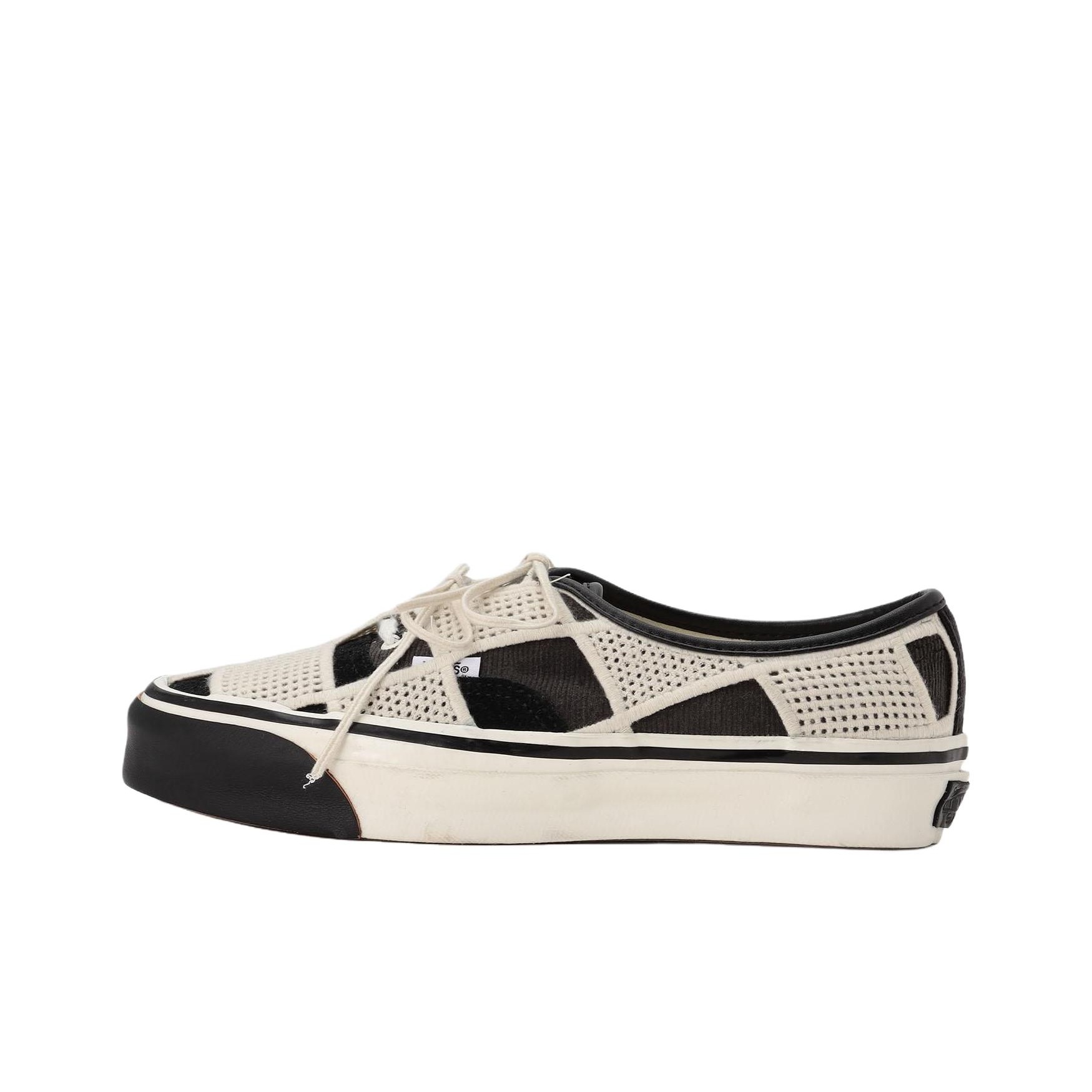 Vans Shoes Authentic - حذاء فانز بريميوم أوثنتيك 44 للتزلج