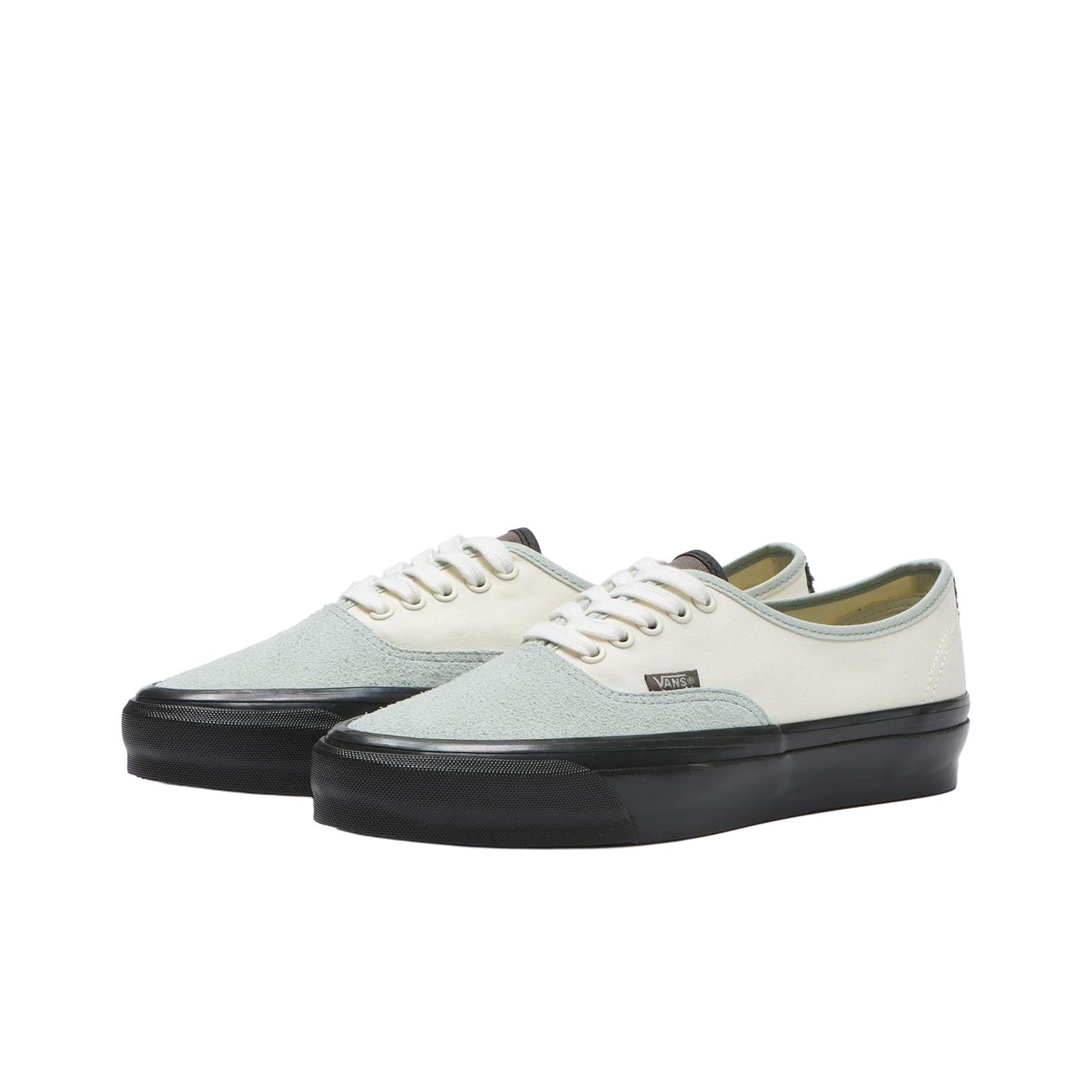 أحذية فانز أوثنتيك للتزلج للجن - مراجعة Vans Shoes Authentic وسعره